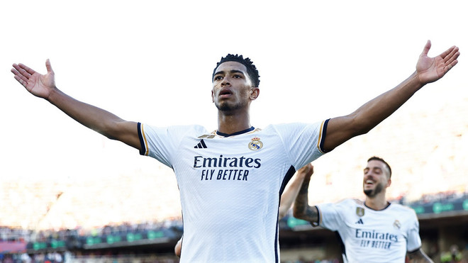 Bellingham tỏa sáng, Real Madrid ngược dòng đánh bại Barcelona ảnh 1