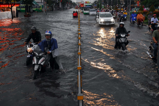 Gian nan chống ngập tại TP.HCM: Bài toán đô thị hóa nhanh ảnh 1