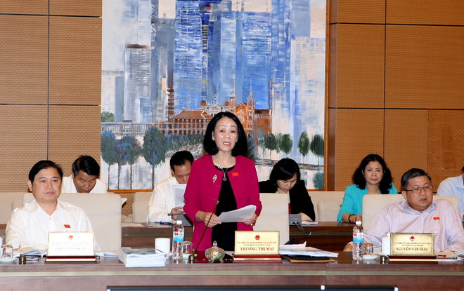 Chủ nhiệm Ủy ban về các Vấn đề xã hội của Quốc hội Trương Thị Mai phát biểu ý kiến. (Ảnh: Phạm Kiên/TTXVN) Cho ý kiến việc ban hành Nghị định về quản lý trang thiết bị y tế ảnh 1