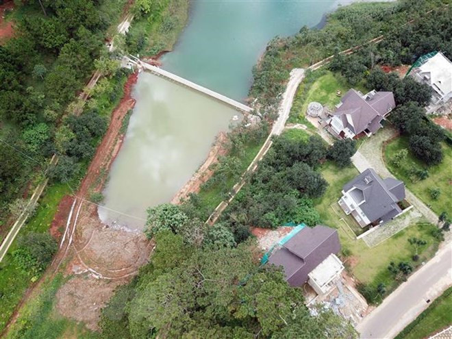 Chủ đầu tư tự tháo dỡ công trình trái phép tại hồ Tuyền Lâm ảnh 1