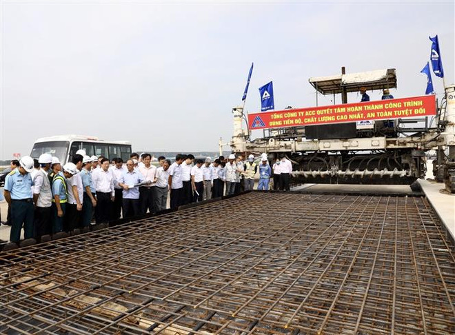 Đảm bảo tiến độ sửa đường băng và vận hành sân bay Nội Bài an toàn ảnh 2