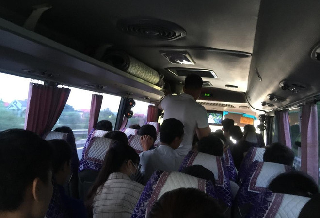 Nhà xe ‘hét giá’, cửa ngõ Thủ đô ùn tắc cục bộ sau kỳ nghỉ lễ ảnh 1