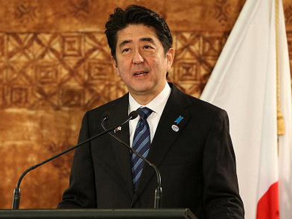 Thủ tướng Nhật Bản quyết định lùi thời điểm tăng thuế tiêu dùng ảnh 1