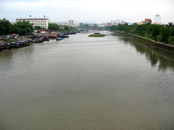 Thông quan cầu phao trên sông Ka Long, mở đường cho tôm hùm xuất khẩu ảnh 1
