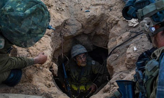 [Video] Israel phát hiện đường hầm của Hamas sâu dưới lòng đất 30m ảnh 1