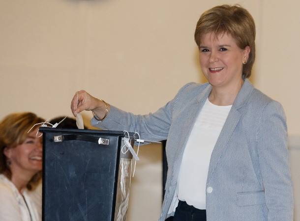 Vấn đề Brexit: Phe ủng hộ Anh ở lại EU tiếp tục dẫn trước 2% ảnh 1