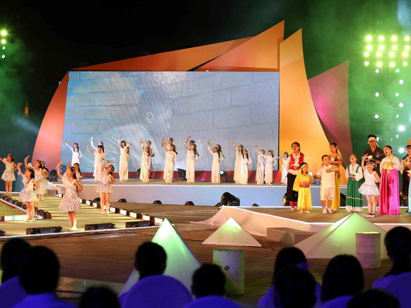 Hình ảnh Cầu truyền hình trực tiếp “Tổ quốc nhìn từ biển” ảnh 2