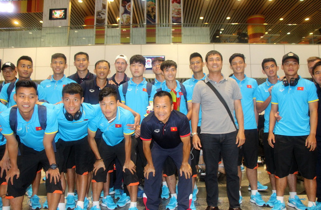 Tuyển U22 Việt Nam tới Malaysia chậm hơn dự kiến vì thất lạc hành lý ảnh 1