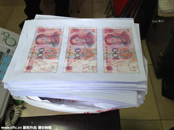 Cặp vợ chồng dán thành công số tiền trị giá 21.000 USD bị cắt nát ảnh 2