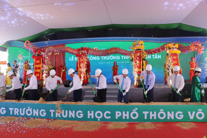 Long An: Đầu tư nguồn lực cho giáo dục đáp ứng công nghiệp hóa ảnh 1