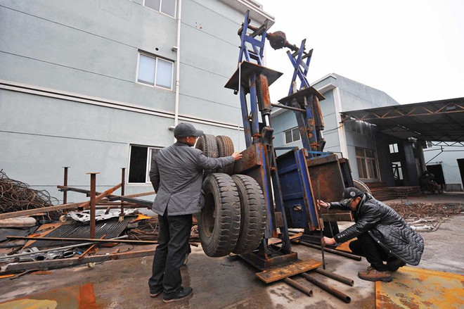 [Photo] Thợ sửa xe máy làm mô hình robot vị dũng tướng Quan Vũ ảnh 3