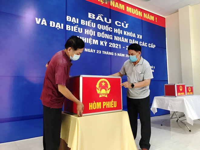 Nhiều người dân tin tưởng rằng, những lá phiếu của cử tri sẽ bầu được đại biểu xứng đáng, thực hiện đúng quyền và trách nhiệm với cử tri. (Ảnh: Xuân Quảng/Vietnam+) Bầu cử đại biểu: Cử tri sáng suốt chọn hiền tài cho đất nước ảnh 1