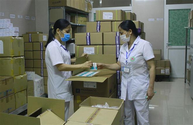 Thiếu thuốc, vật tư, thiết bị, hóa chất gây khó khăn cho công tác khám chữa bệnh tại tỉnh Ninh Bình. (Ảnh: Hải Yến/TTXVN) Không để thiếu thuốc ảnh hưởng tới việc chăm sóc sức khỏe nhân dân ảnh 1