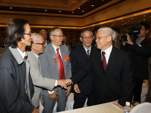 Gặp mặt các đại biểu là cấp ủy trong nhà tù thời kỳ chống Mỹ ảnh 1