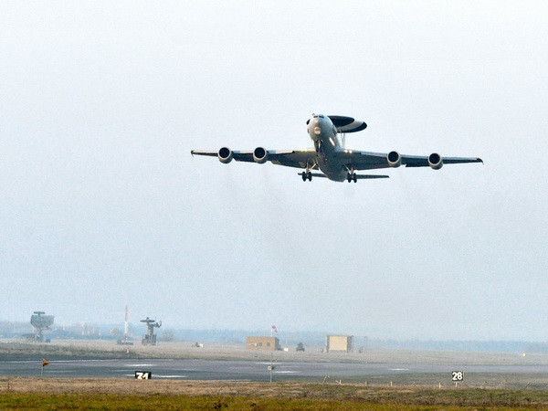 Hội nghị ngoại trưởng NATO tập trung thảo luận về Ukraine ảnh 1