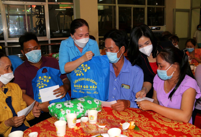 Số công nhân ở lại TP.HCM đón Tết Nhâm Dần 2022 tăng 30% ảnh 2