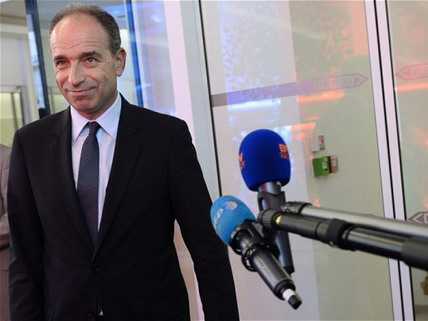 Lãnh đạo đảng cánh hữu UMP của Pháp đã từ chức ảnh 1