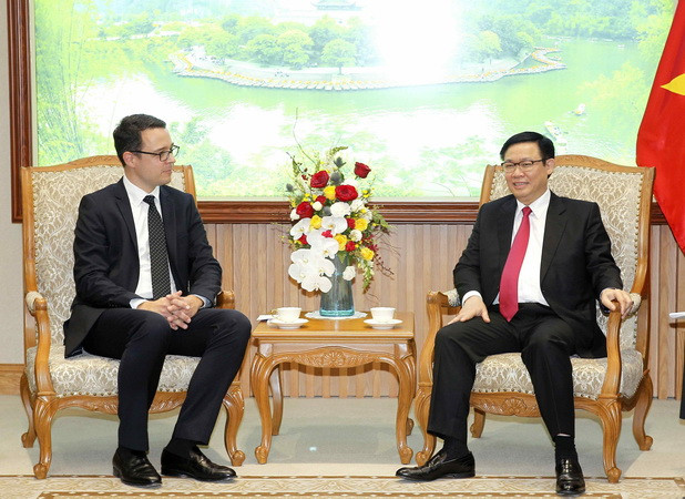 Việt Nam kêu gọi các nhà đầu tư tham gia xây hạ tầng cảng hàng không ảnh 1