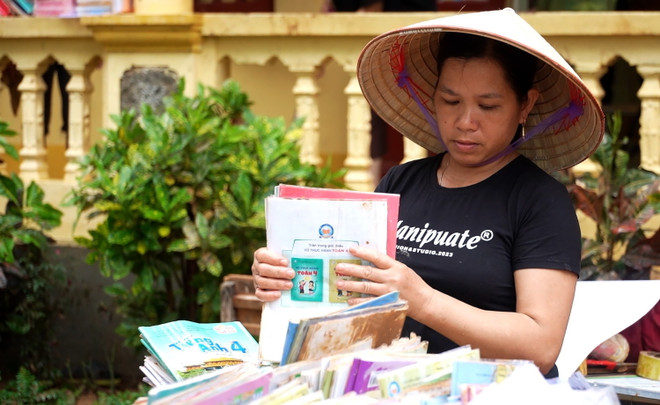 Bộ trưởng Bộ GD&ĐT gửi thư thăm hỏi thầy, trò các tỉnh bị mưa lũ ảnh 1