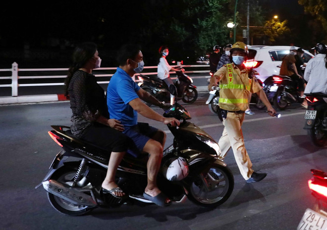 Hà Nội tăng kiểm tra, xử lý các vi phạm về phòng chống dịch COVID-19 ảnh 1