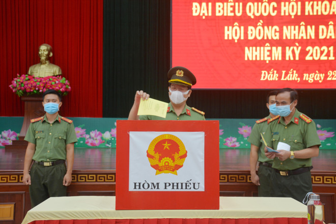 Náo nức không khí bầu cử sớm tại các đơn vị lực lượng vũ trang Đắk Lắk ảnh 1