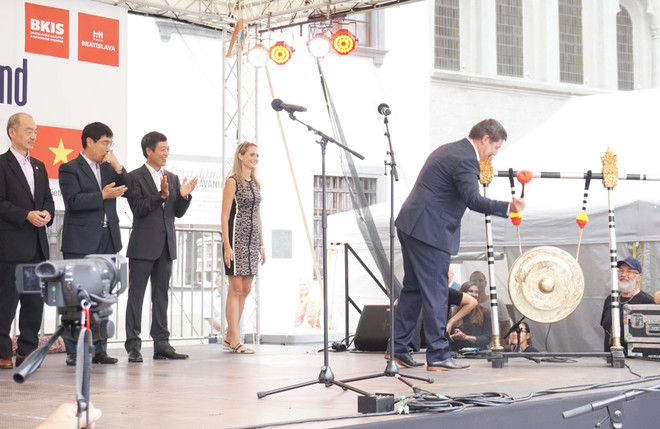 Đặc sắc văn hóa Việt Nam trong lễ hội Asian Weekend 2019 ở Slovakia ảnh 1