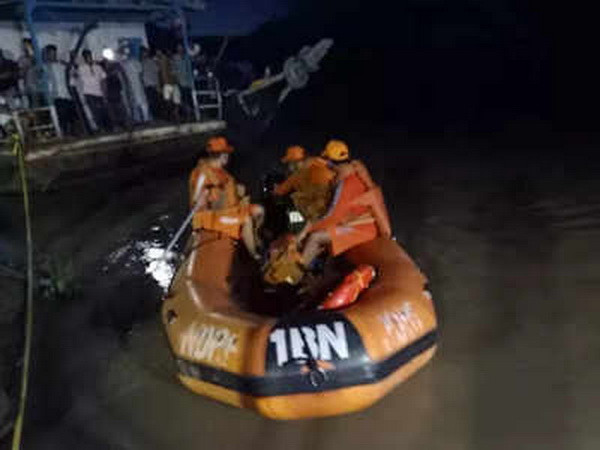 Hàng chục người thoát chết trong tai nạn đường thủy tại Ấn Độ ảnh 1