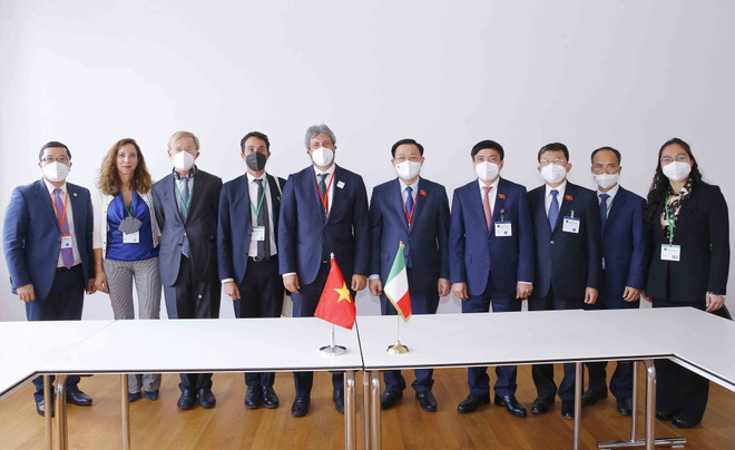 Chủ tịch Quốc hội Vương Đình Huệ hội kiến Chủ tịch Hạ viện Italy ảnh 2