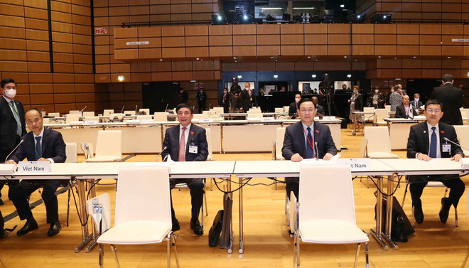 Chủ tịch Quốc hội phát biểu về ứng phó COVID-19 và biến đổi khí hậu ảnh 1