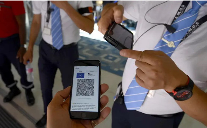 Dịch COVID-19: Pháp giảm phạm vi áp dụng quy định chứng nhận y tế ảnh 1