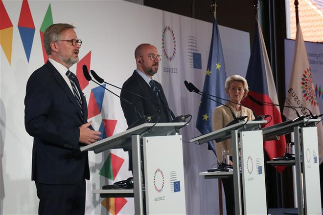 Các nước thành viên EU bất đồng về kế hoạch áp giá trần khí đốt Nga ảnh 1