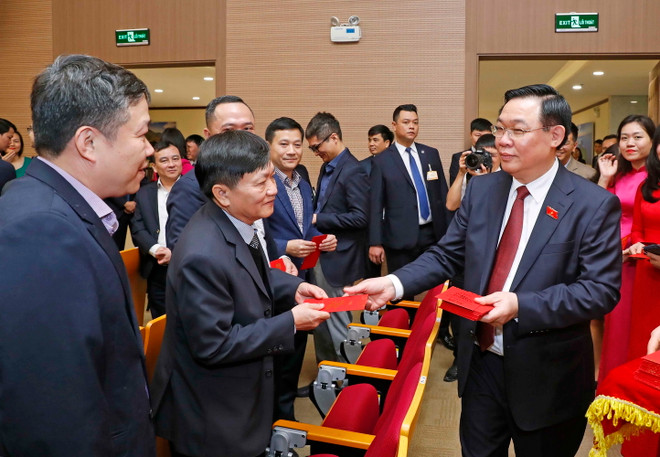 chu tich quoc hoi chuc tet kiem toan3.jpg