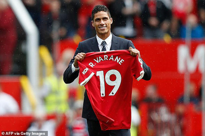 Varane có buổi tập đầu tiên cùng Man Utd, sẵn sàng đá trận ra mắt ảnh 2