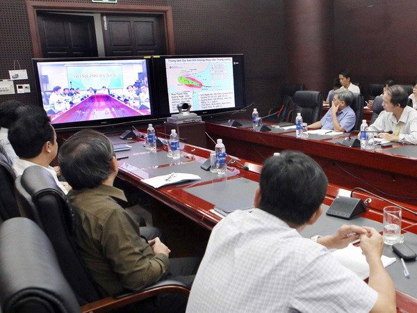 Tìm các giải pháp khẩn cấp nhằm ứng phó với bão số 10 ảnh 1