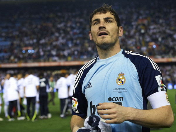 Iker Casillas muốn gắn bó với Real Madrid. (Nguồn: Reuters) Chuyển nhượng 22/1: Mata cận kề M.U, Arsenal lộ kế hoạch ảnh 3
