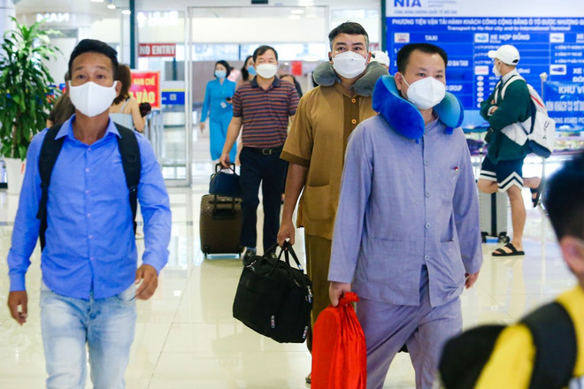 Kết thúc kỳ nghỉ lễ Quốc khánh 2/9: Người dân đổ xô về Thủ đô ảnh 7