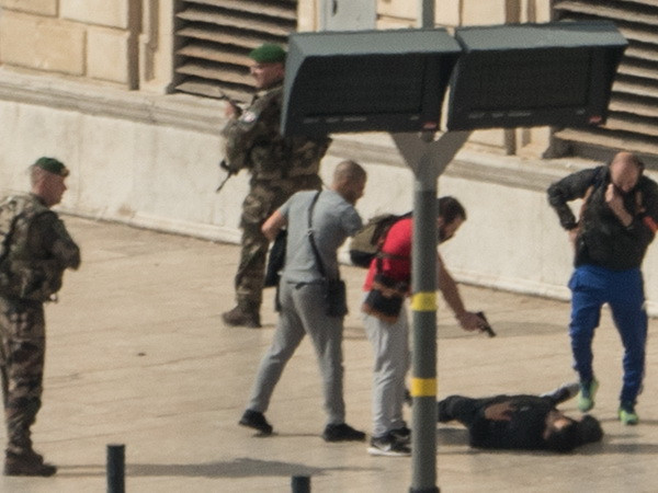 IS thừa nhận gây ra vụ đâm dao làm 2 phụ nữ thiệt mạng ở Marseille ảnh 1