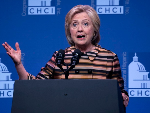 Bà Hillary phản bác cáo buộc về nơi sinh của Tổng thống Obama ảnh 1