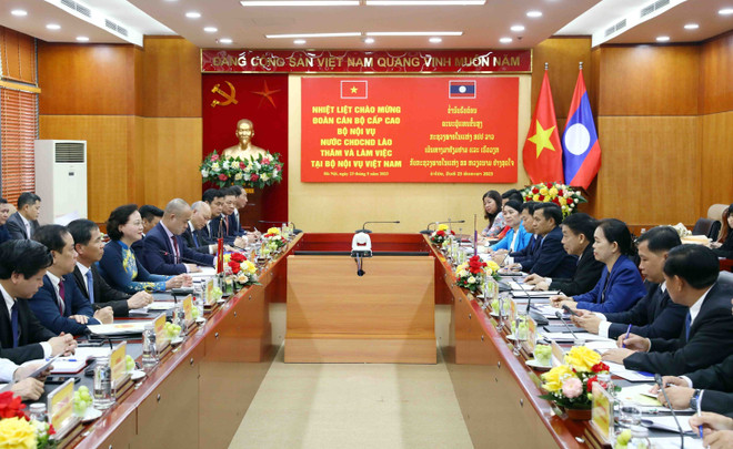 Quang cảnh buổi hội đàm. (Ảnh: Phạm Kiên/TTXVN) Bộ Nội vụ Việt Nam và Lào ký bản ghi nhớ hợp tác giai đoạn 2023-2026 ảnh 2