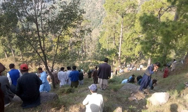 Pakistan: Xe khách rơi xuống vực, hàng chục người chết và bị thương ảnh 1