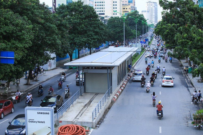 Nhà chờ của tuyến buýt nhanh BRT Yên Nghĩa-Kim Mã. (Ảnh: Minh Sơn/Vietnam+) Hà Nội lên phương án tổ chức giao thông tuyến buýt nhanh BRT ảnh 1