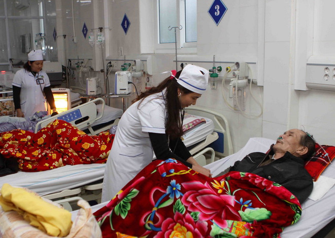 Hơn 72.000 người đang điều trị trong các cơ sở khám chữa bệnh dịp Tết ảnh 1