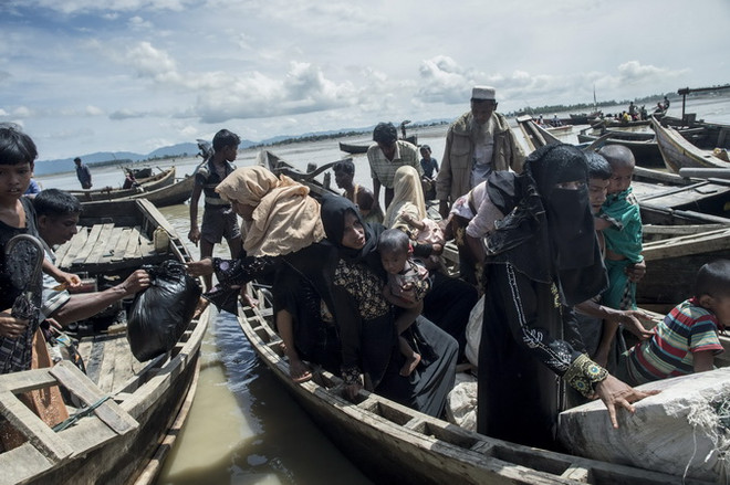 UNHCR báo động về việc người Hồi giáo Rohingya ồ ạt sang Bangladesh ảnh 1