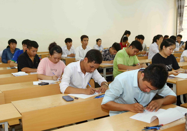 Công bố đề thi thử nghiệm 14 môn kỳ thi THPT quốc gia năm 2017 ảnh 1