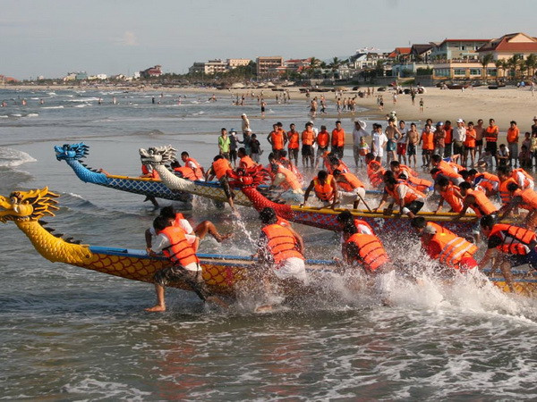 Khởi động chương trình “Đà Nẵng - Điểm hẹn mùa hè 2014” ảnh 1