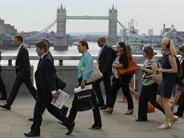 Chính phủ Anh lo lắng vì dòng người nhập cư tiếp tục tăng mạnh ảnh 1