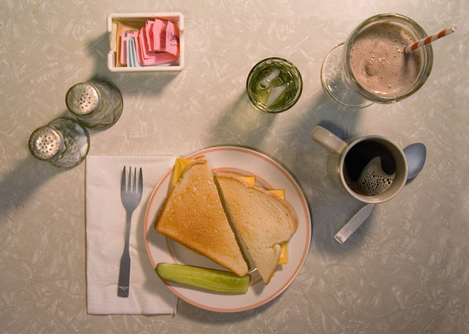 Khi những bữa ăn kinh điển trong văn học "bước ra" ngoài đời ảnh 15