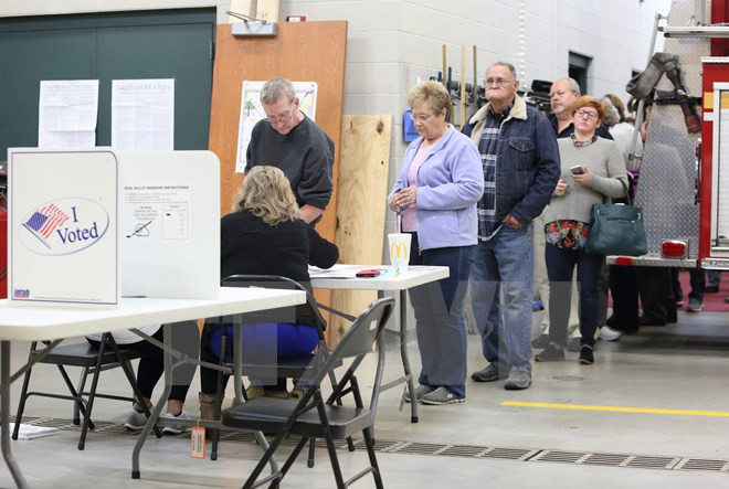 Ủy ban tình báo Thượng viện Mỹ muốn điều tra việc Nga can thiệp bầu cử ảnh 1