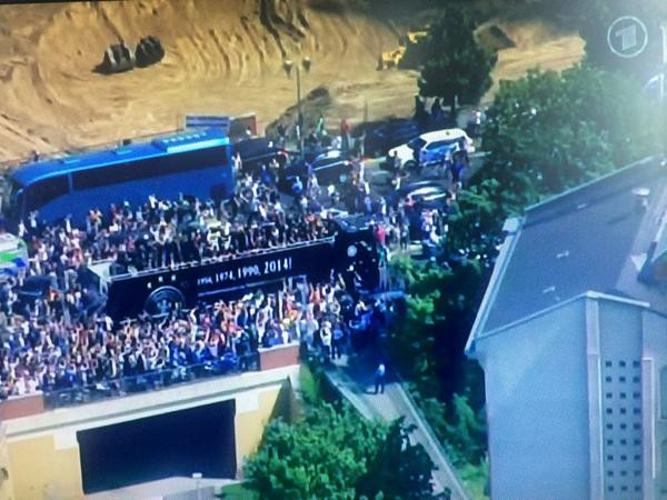 Lễ chào đón hoành tráng đội tuyển Đức vừa trở về từ Brazil ảnh 9