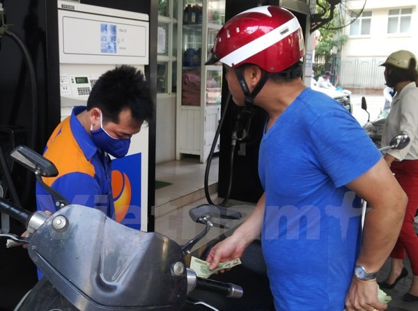 Từ tháng 7/2018, các cột đo xăng dầu phải gắn thiết bị in chứng từ ảnh 1